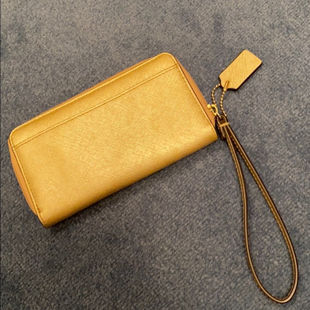 Coach wristlet - Picture 2 of 4